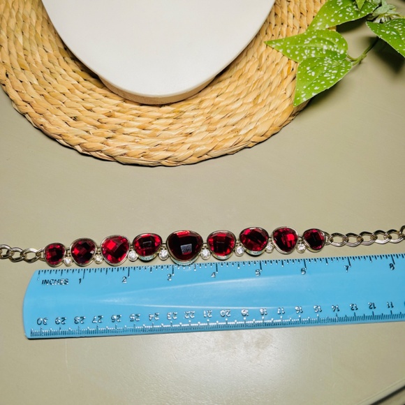 Glamorous Deep Red Colored Faceted Cabochon and Crystal Fashion Necklace - Picture 14 of 14